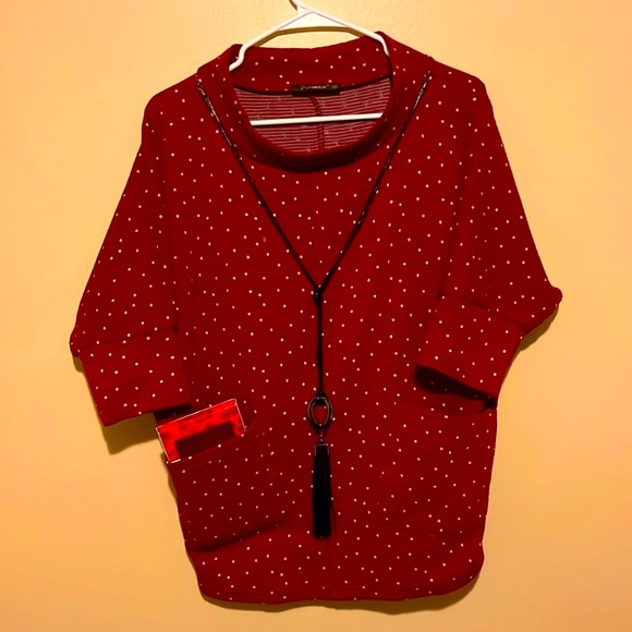 M Polka Dot Red top with Black Built in Necklace 2Front Pockets Two-Third Sleeve - Picture 1 of 12
